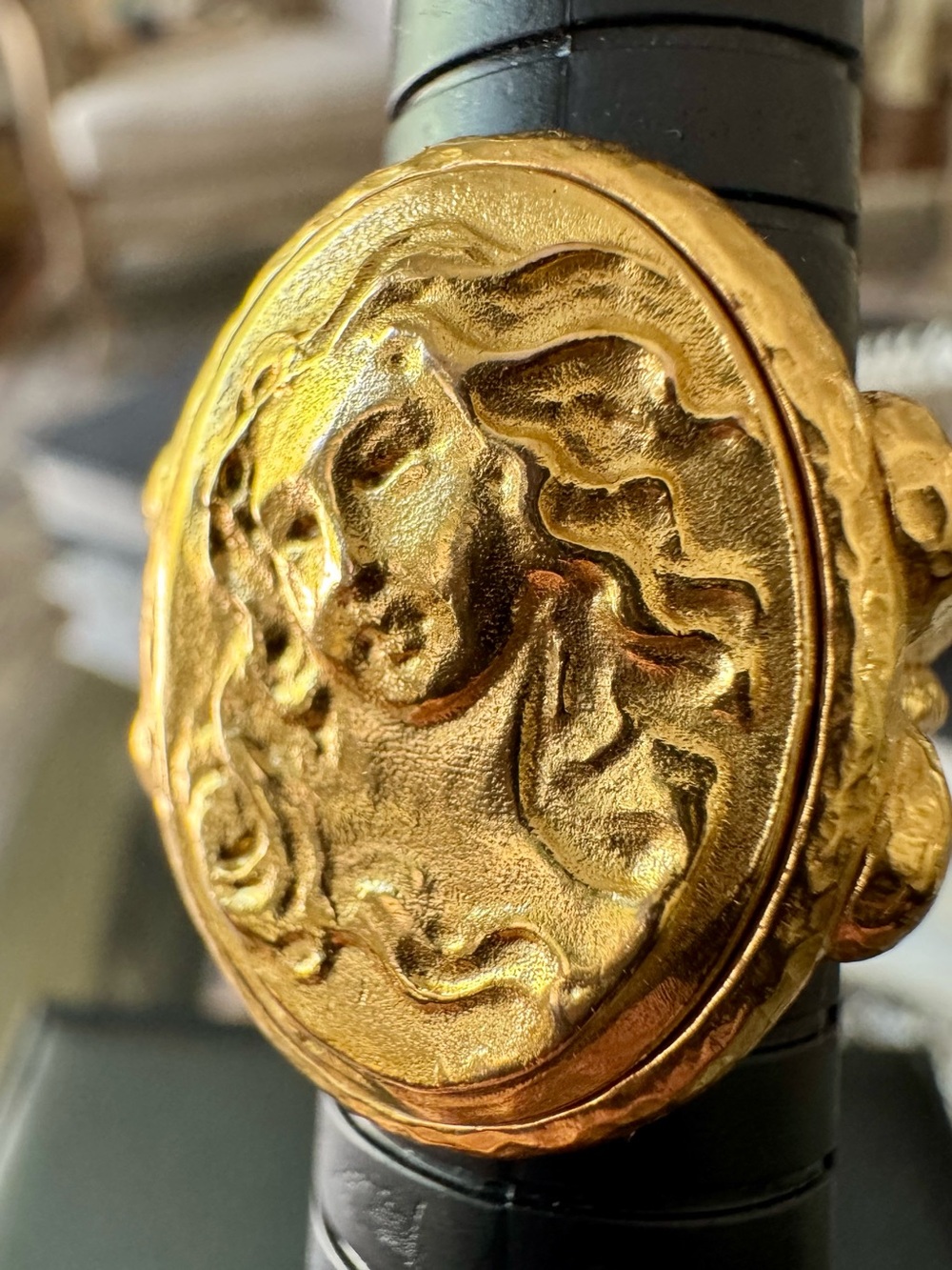 Italian Gold Sculpted Cameo Statement Ring for Women Size 8